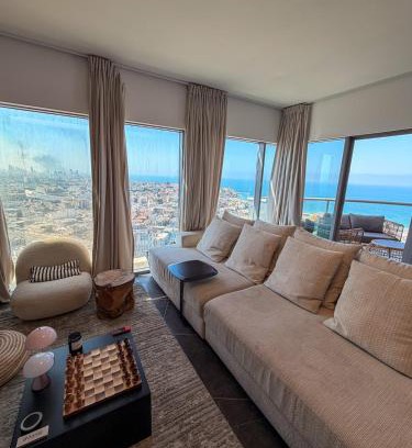 Neve Tzedek Apartment | Spacious Sea View Apartment in Neve Tzedek Tower
