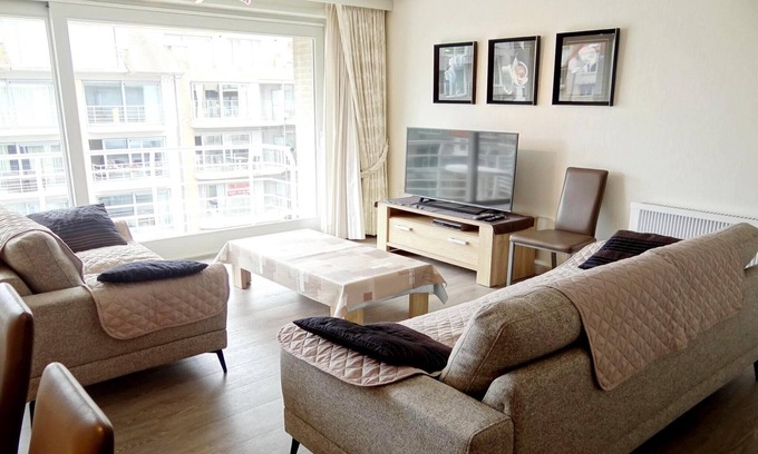 Nieuwpoort-Bad Apartment | Spacious Seafront Family Stay