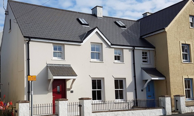 St Davids House | Spacious self-catered accommodation in the heart of St Davids.