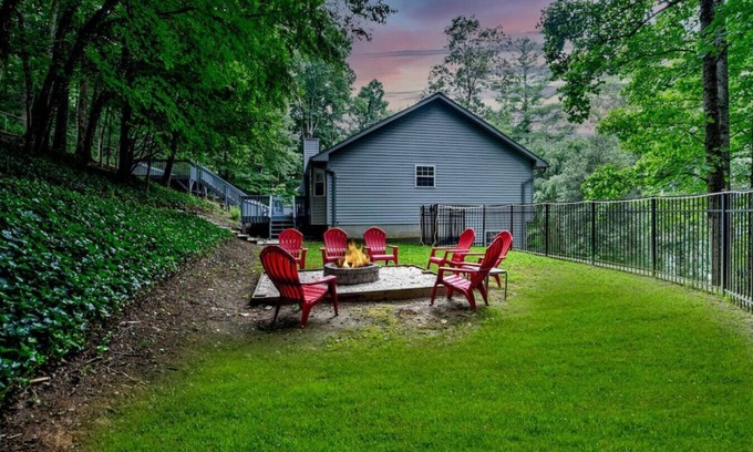 Skyland House | Spacious South Asheville Getaway