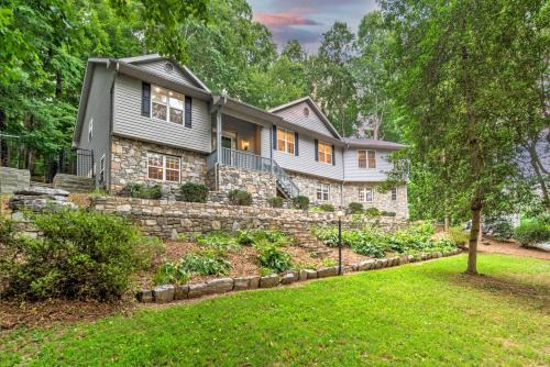 Skyland House | Spacious South Asheville Getaway