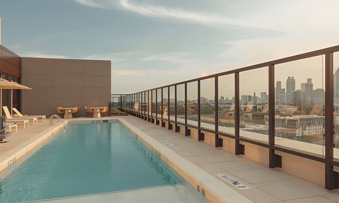 Old Fourth Ward Hotel | Spacious Stay Near Ponce City Market & Green Spaces—Walk to Trails & Shops
