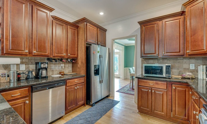 Stockbridge House | Spacious Stockbridge Vacation Rental w/Deck!