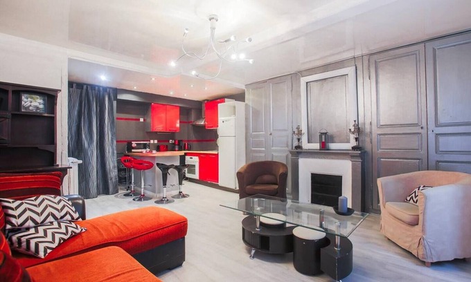 Clermont Ferrand City Centre Apartment | Spacious studio for 4