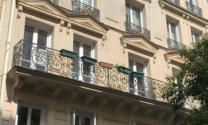 Arts-et-Metiers Apartment | Spacious Stunning 6th Floor Apartment in Renovated "Haussmannian" Building