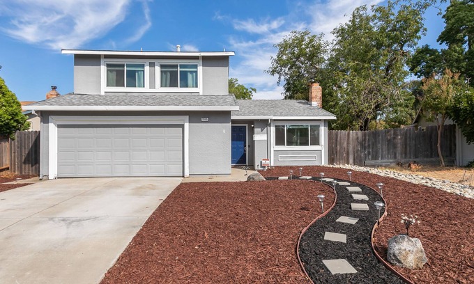 Sacramento House | Spacious & Suitable Home Perfect for Travelers