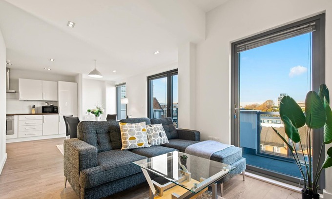 Hoxton Apartment | Spacious Three Bedroom Apartment in Hoxton