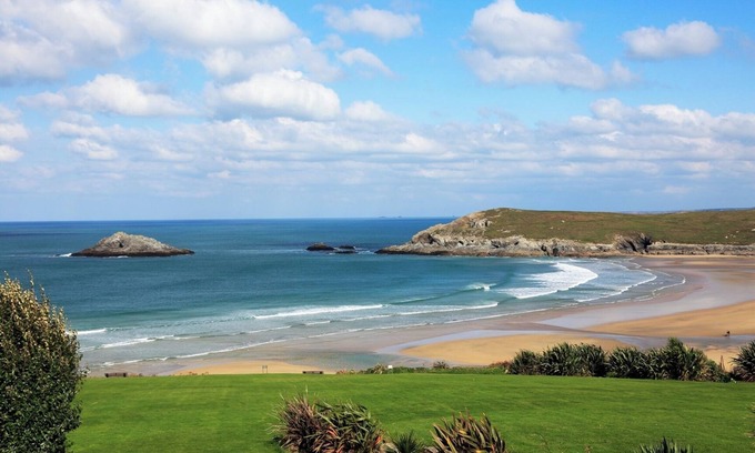 Newquay House | Spacious Three-Story House | Two Large Sea View Balconies | Sleeps 8+