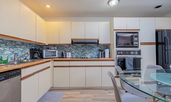 Horseshoe Bay Apartment | Spacious Unit In The Heart of Horseshoe Bay