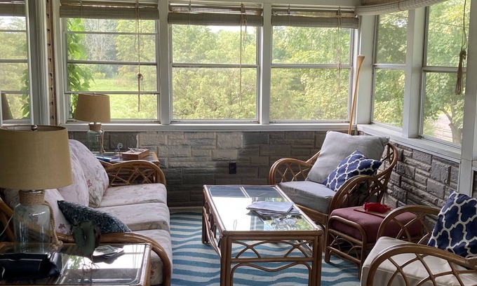 Hammondsport House | Spacious, Updated Home with Bluff-views on Keuka's Wine Trail