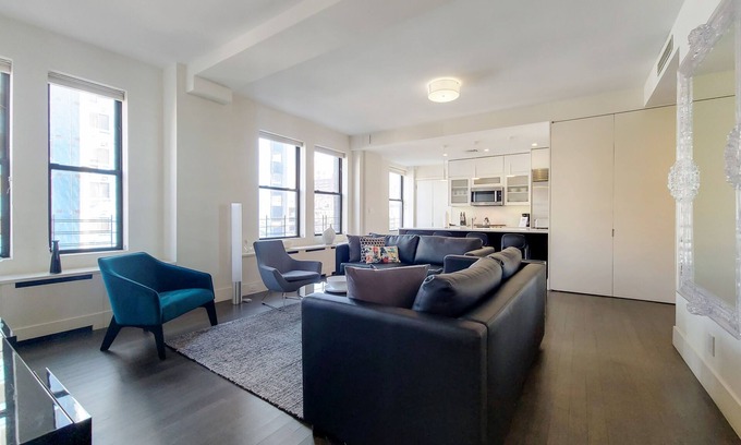 Upper West Side Apartment | Spacious UWS Two Bedroom in Pre-War Building