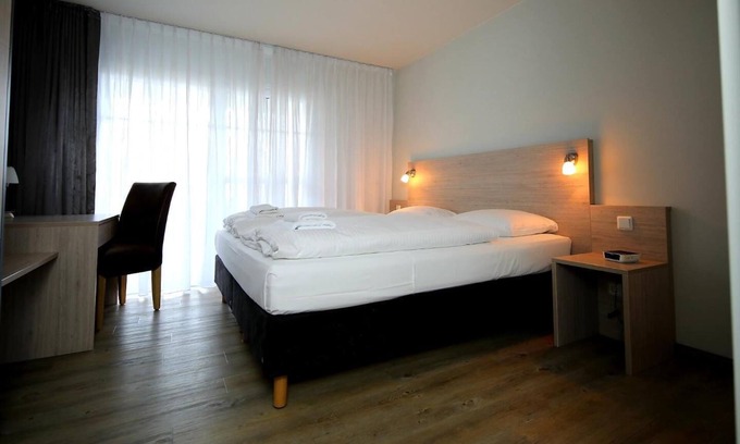 Stolpe Apartment | Spacious vacation apartment Landhof Wolgast LH-108 in a quiet village location on Usedom -