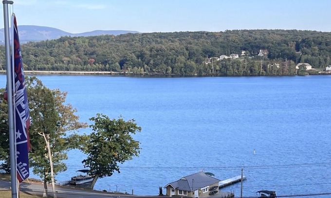 Laconia House | Spacious vacation spot on Lake Winnisquam! Sleep up to 8