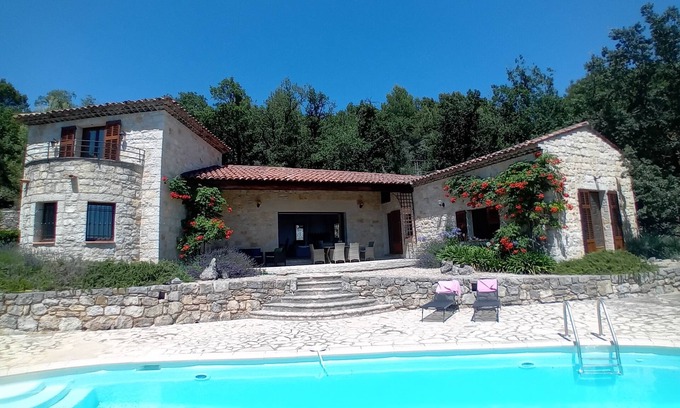 Callian Villa | Spacious Villa for 6 - amazing pool and views