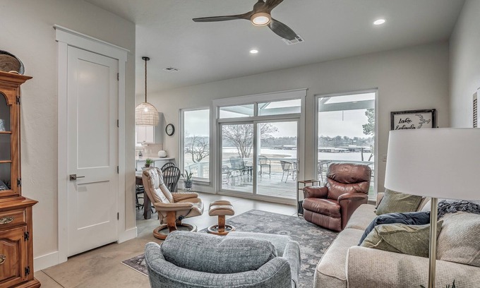 Eufaula House | Spacious Waterfront 3 Bed, 2 Bath – Boat Parking Available!