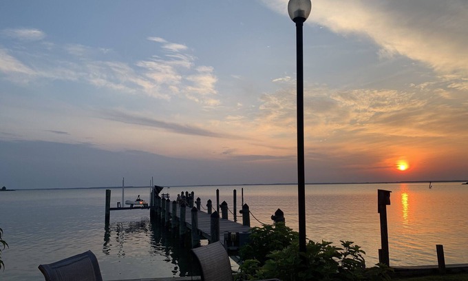Cambridge House | Spacious waterfront home with amazing views, private pier, fishing and crabbing.