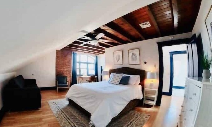 West End Apartment | Spacious West End Penthouse | Great for Groups