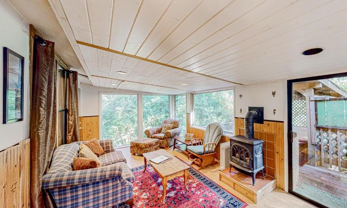 Brookings Apartment | Spade Tooth Tide
