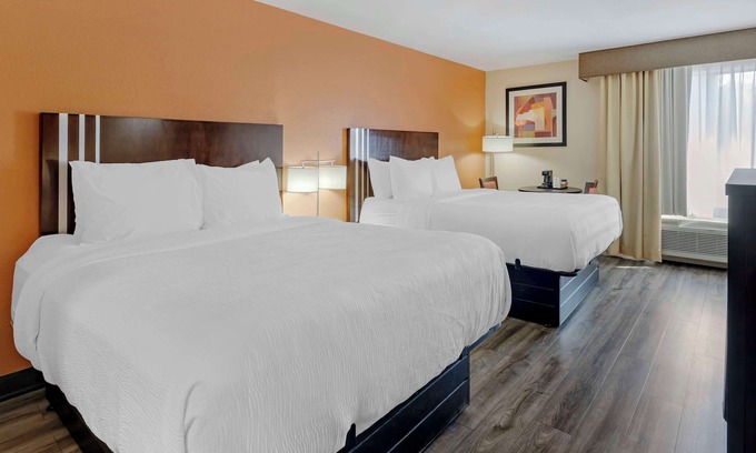 Kimball Hotel | Spark by Hilton Kimball