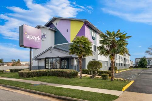 North Camellia Acres Hotel | Spark by Hilton Norfolk