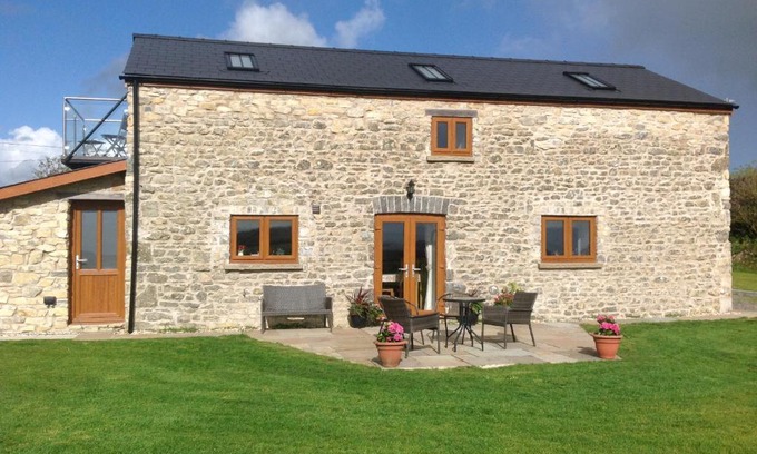 Vale of Glamorgan House | SPECIAL 3-26 NOV Beautiful Dog Friendly Cottage near Cardiff, Cowbridge, Barry