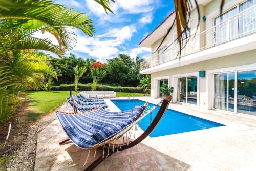 Bavaro Villa | Special offer! Villa Bueno with private pool&beach