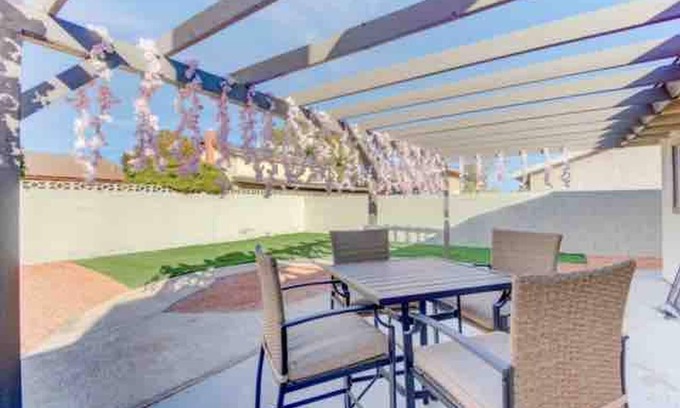 Las Vegas House | Special Sale! King Bed! EV Charger! Rain Shower!