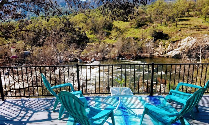 Three Rivers House | *Specials* 😍 Stunning Main Fork "Kaweah River House" -1/2 Mile to Sequoia Park