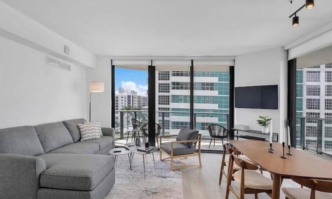 Midtown Apartment | Spectacular 2bed/2bath Vibrant Miami Getaway