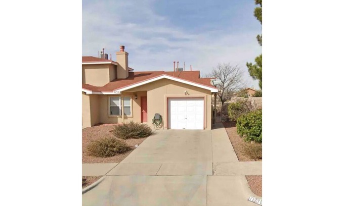 El Paso House | Spectacular 2BR Gem Easy Access to I-10, Malls!