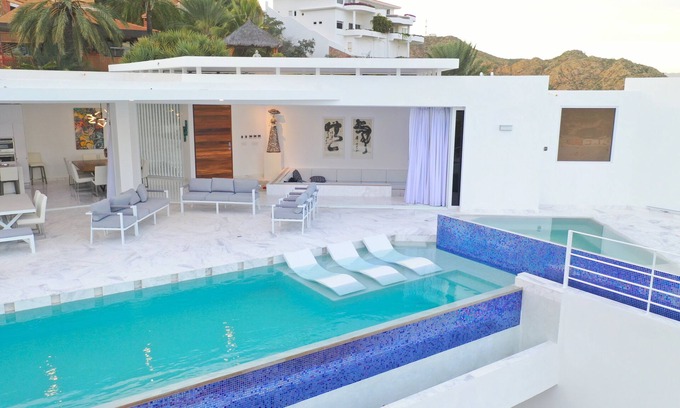 Centro House | Spectacular 9 BR Ocean View, private Pool, large group, luxury villa, Pedregal