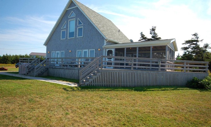 Darnley Cottage | Spectacular beach house location - Thundercove Beach