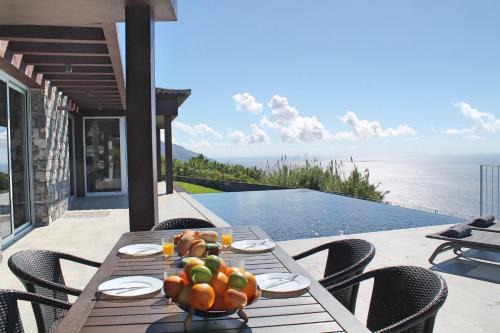 Estreito da Calheta Villa | Spectacular Calheta Villa Villa Cliffscape 3 Bedrooms Panoramic Sea Views Well-Furnished In