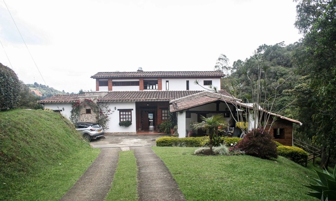 Rionegro House | Spectacular finca with views of the heavens