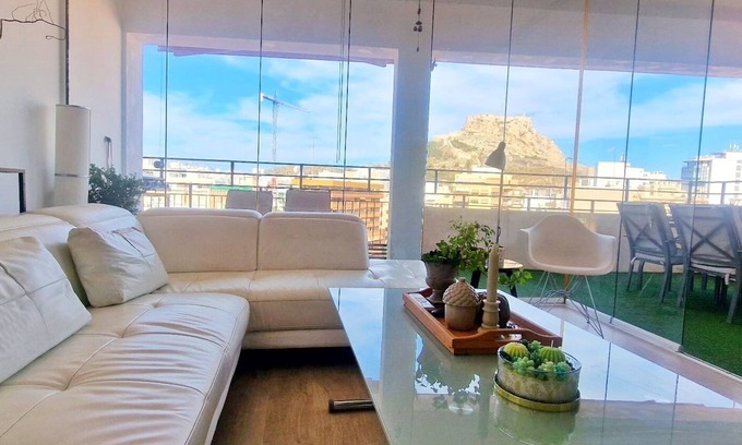 Alicante City Centre Apartment | Spectacular luxury penthouse. Large terrace. Central location. Views of the castle