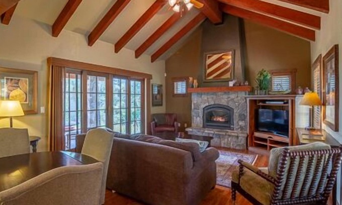 Tamarack Cottage | Spectacular Mountain Views | Private Patio / Hot Tub | Stone Fireplace