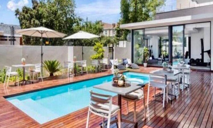 Greater Johannesburg Metropolitan Area House | Spectacular one bedroom apartment One Hyde Park