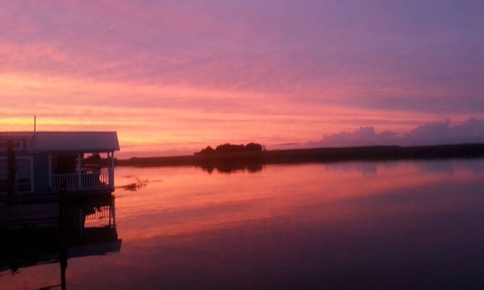 Apalachicola Boat Rental | Spectacular Views from your 2 story porch nNew Water Filtration Installed