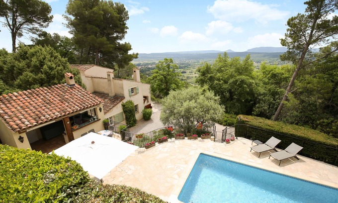 Fayence House | Spectacular Views, Pool & 5-Bedroom Family-Friendly Holiday Home in Provence