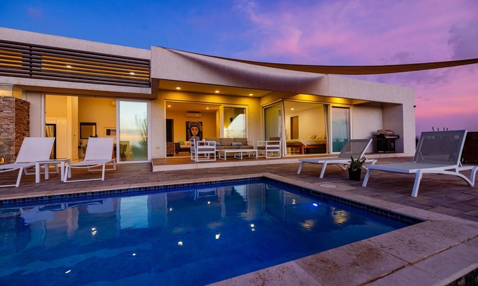 Alto Vista Villa | Spectacular Villa Bella Luna, Island and Ocean View, near beaches, sleeps 6.