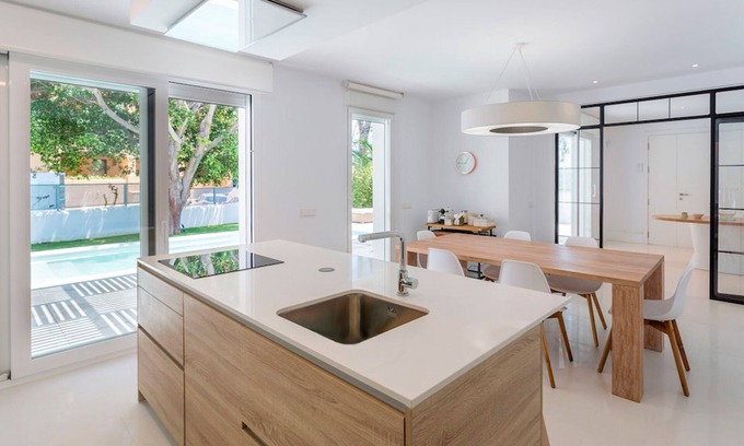 Guadalmina Villa | Spectacular Villa with private pool and garden. El Noruego