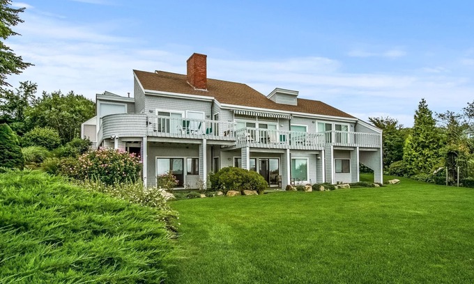 Kenyon House | Spectacular Waterfront Home in Bonnet Shores!