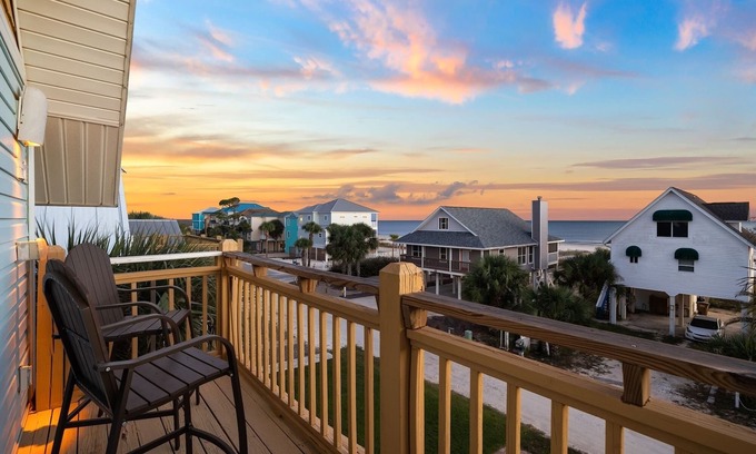Port St. Joe House | Spend Fall by the Beach! Gulf Views! Short Walk to Beach! Dog-Friendly!