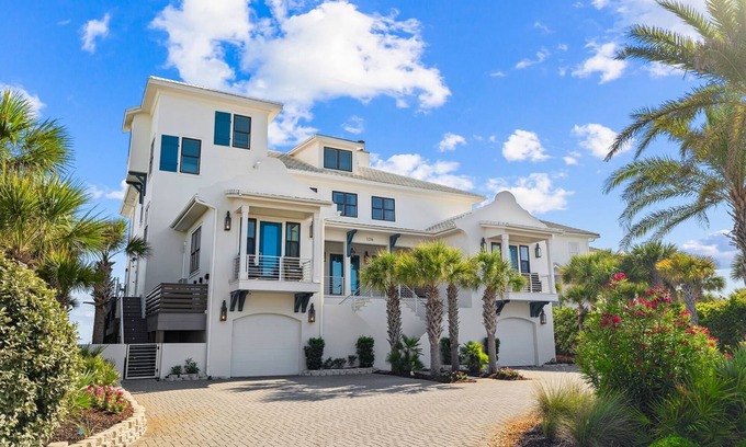 Gulf Pines House | Spend Fall by the Gulf! Gulf Front! Private Heated Pool! Perfect for Weddings! Game Room!