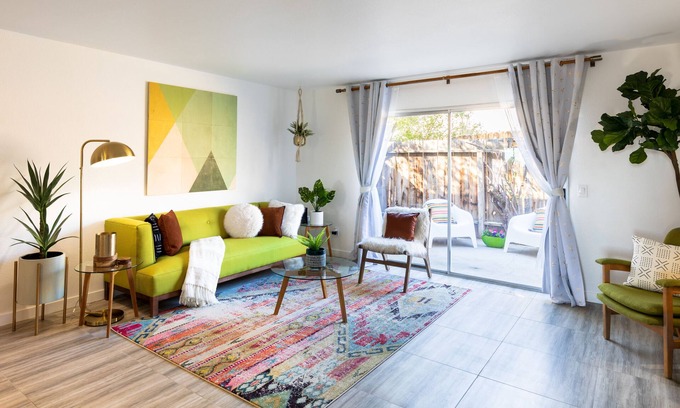 Desert Hot Springs Apartment | Spin Some Vinyl at a Lush Green Retreat with Two Bedrooms