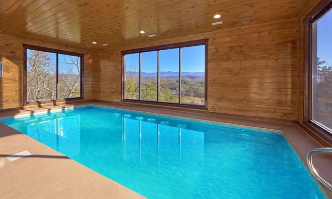 Gatlinburg - Pigeon Forge Cabin | Splash Mountain! 13 Bedrooms and an Indoor POOL!