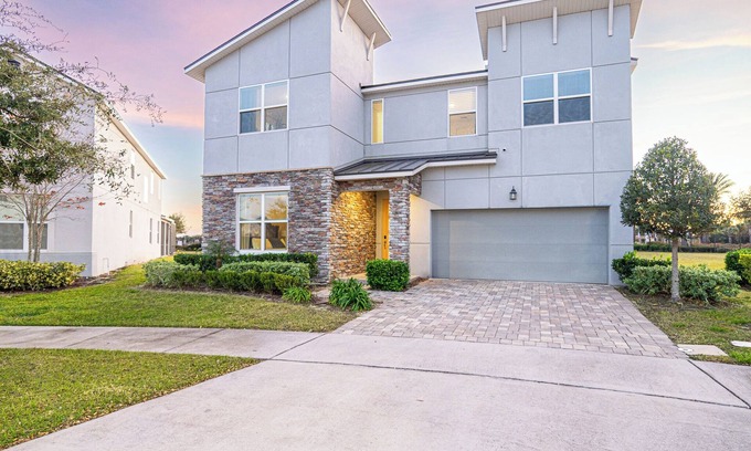 Florida Central Atlantic Coast Villa | Splash & Stay! Free Kids Waterpark/9BR Villa 7 Miles to Disney/Sleeps 18!