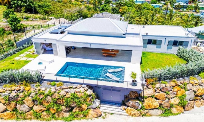 Saint Felix Villa | Splendid 5-star "NATEINA" architect-designed villa
