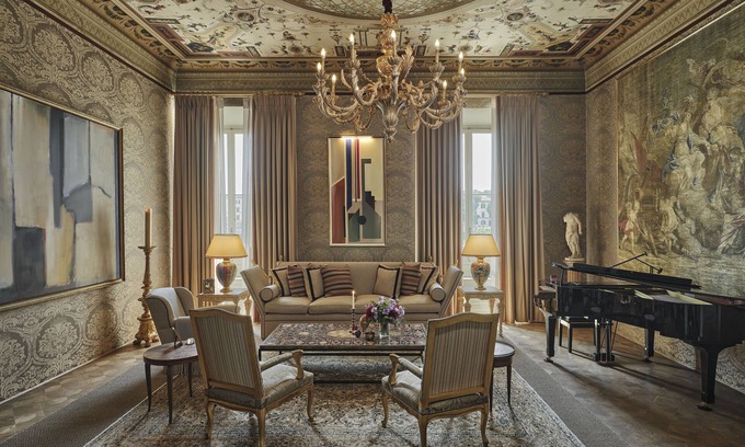 Florence Apartment | Splendid Palace on the River Arno in the Center of Florence