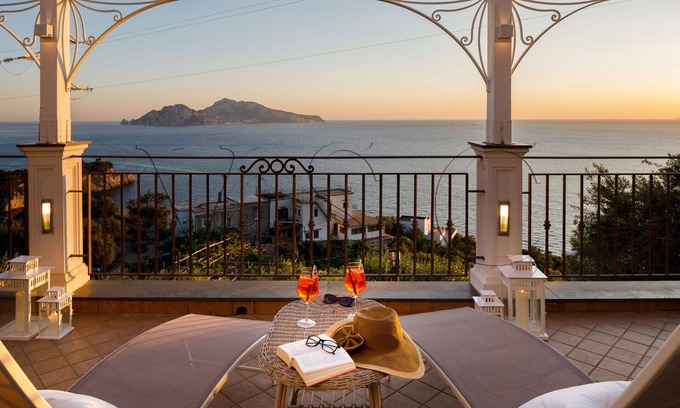 Massa Lubrense Villa | SPLENDORE SU CAPRI - Villa with pool on Sorrentine Peninsula overlooking Capri